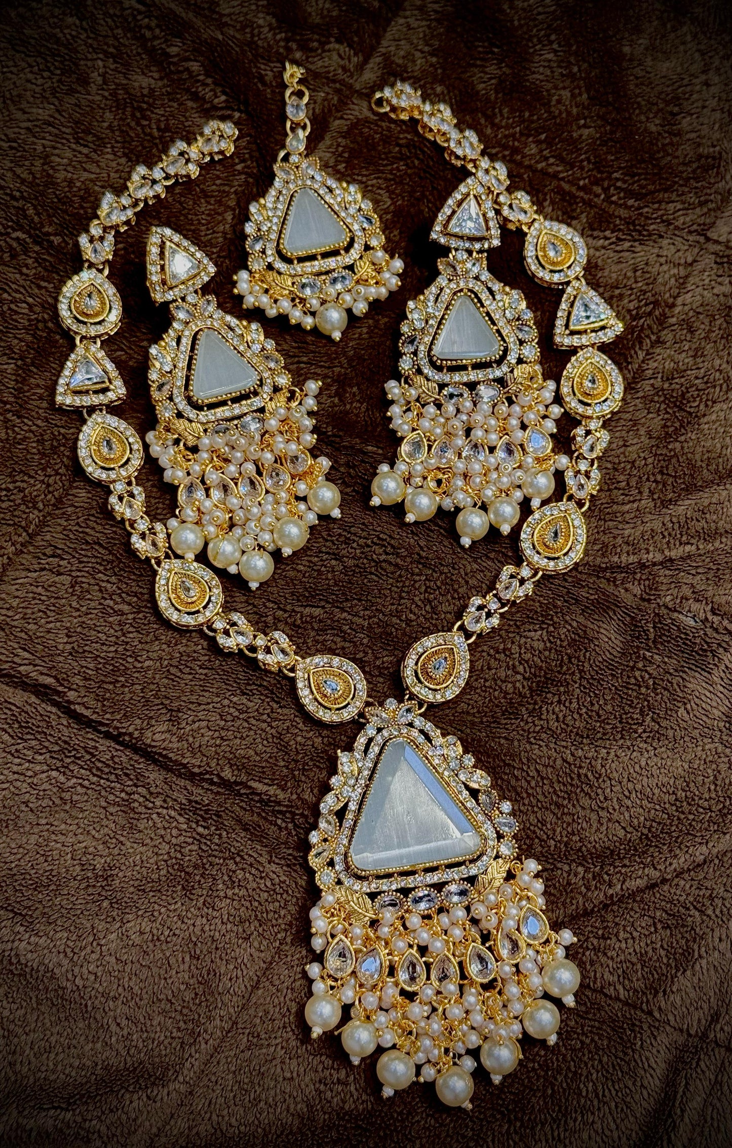 Golden triangle pendant set